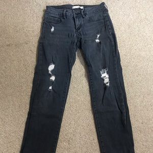 Distressed skinny jeans